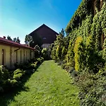 Hotel Dwor W Tomaszowicach 3*