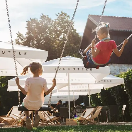 Dwor W Tomaszowicach Hotel