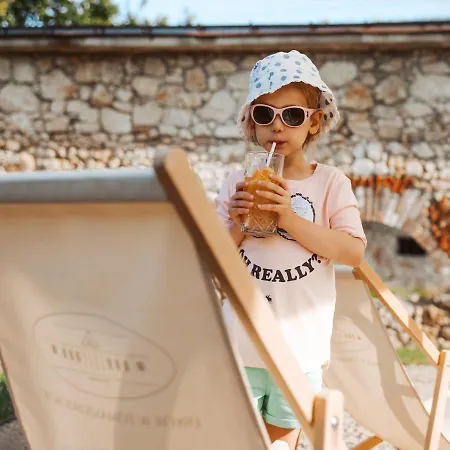 Dwor W Tomaszowicach Modlnica