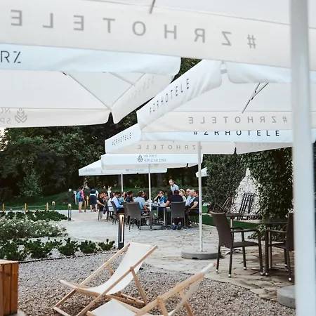 Dwor W Tomaszowicach 3*