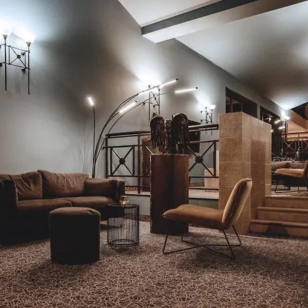 Dwor W Tomaszowicach Hotel