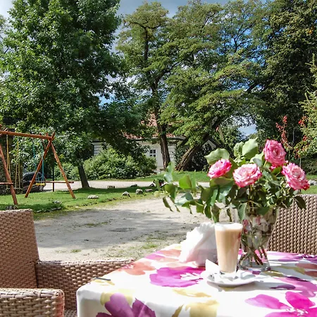 ホテル Dwor W Tomaszowicach