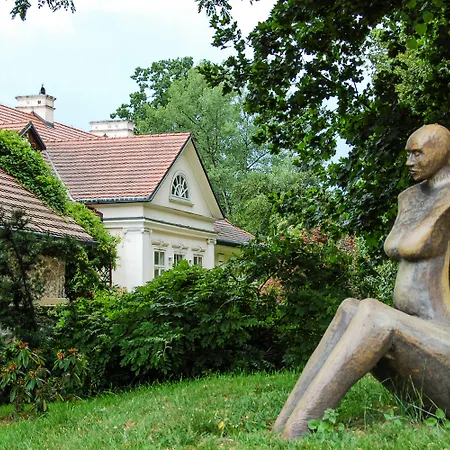 Dwor W Tomaszowicach