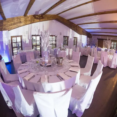 Hotel Dwor W Tomaszowicach 3*