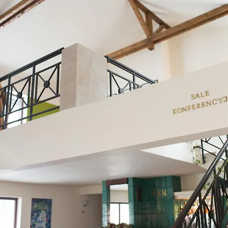Dwor W Tomaszowicach Hotel 3*