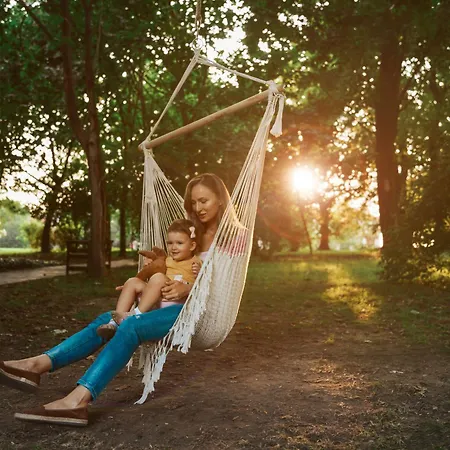 Dwor W Tomaszowicach 3* モドルニツァ