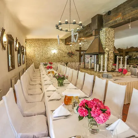 Hotel Dwor W Tomaszowicach