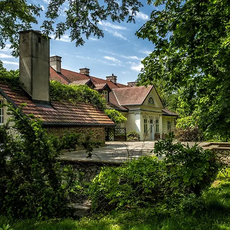 Hotel Dwor W Tomaszowicach 3*