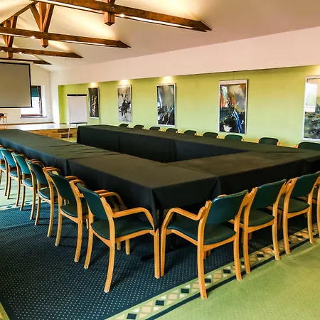 ホテル Dwor W Tomaszowicach 3*