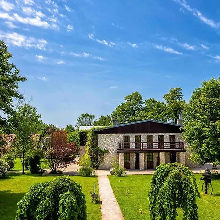 Dwor W Tomaszowicach ホテル モドルニツァ