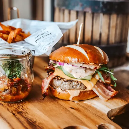 Dwor W Tomaszowicach Modlnica