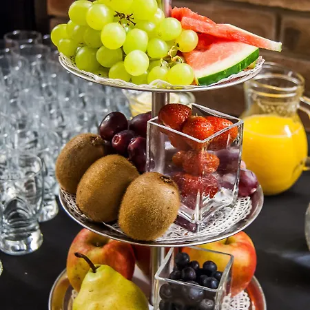 Dwor W Tomaszowicach 3* モドルニツァ