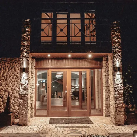 Hotel Dwor W Tomaszowicach 3*