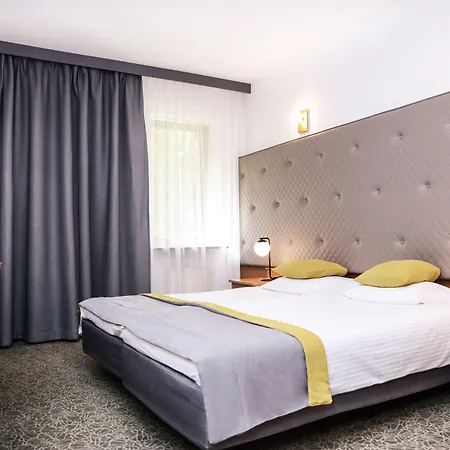 Dwor W Tomaszowicach Hotel 3*