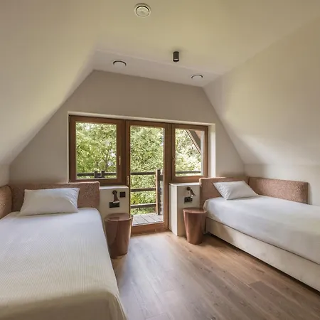 Hotel Dwor W Tomaszowicach