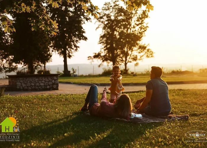 Dwór W Tomaszowicach Hotel 3*