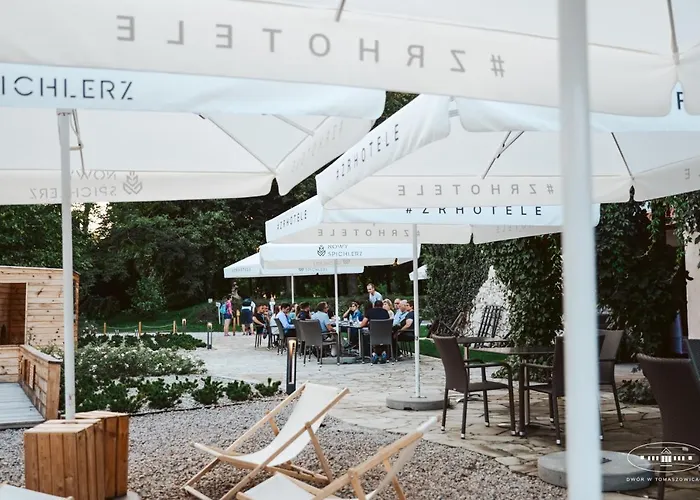 Dwór W Tomaszowicach 3*