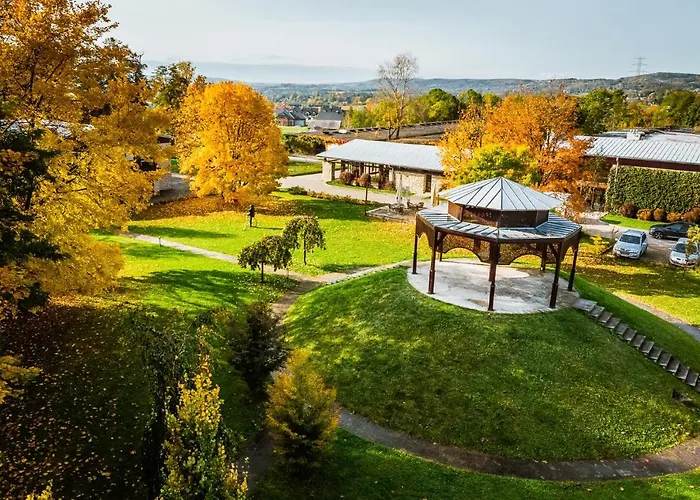 Hotel Dwór W Tomaszowicach 3*