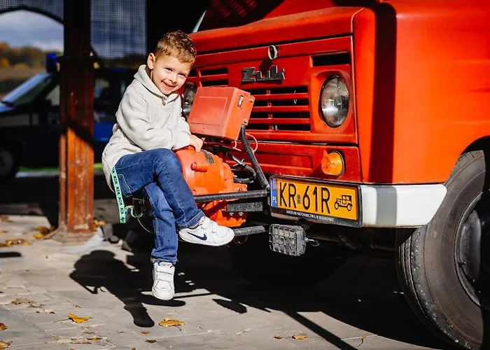 Dwór W Tomaszowicach Hotel 3*