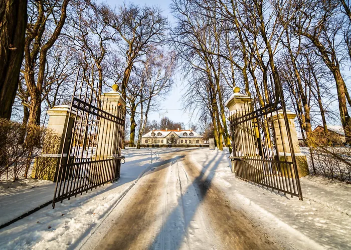 Dwór W Tomaszowicach 3* Modlnica