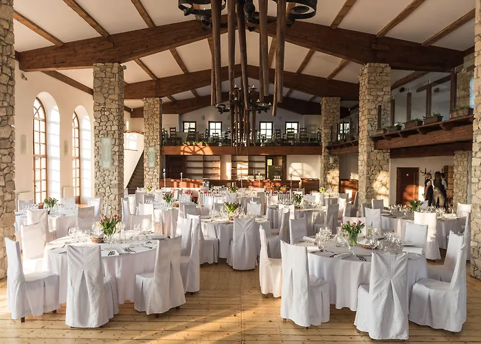 Hotel Dwor W Tomaszowicach