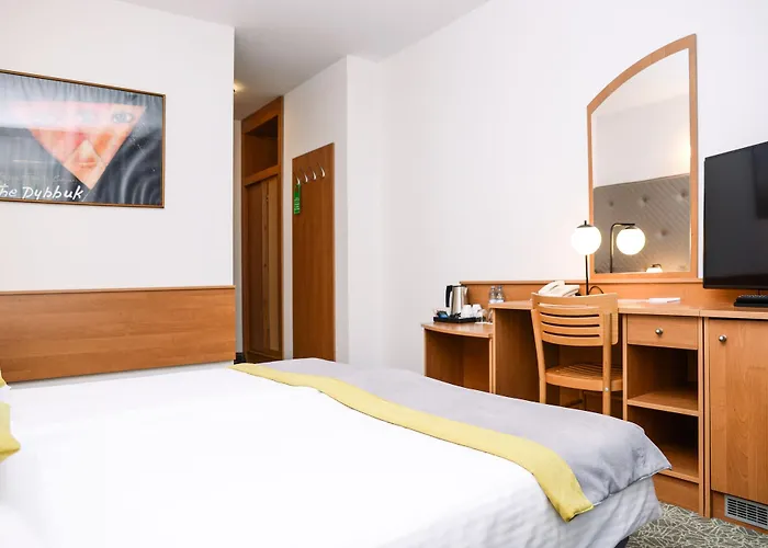 Hotel Dwór W Tomaszowicach 3*