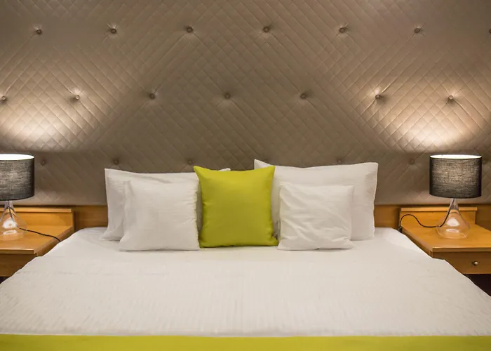 Dwór W Tomaszowicach Hotel 3*