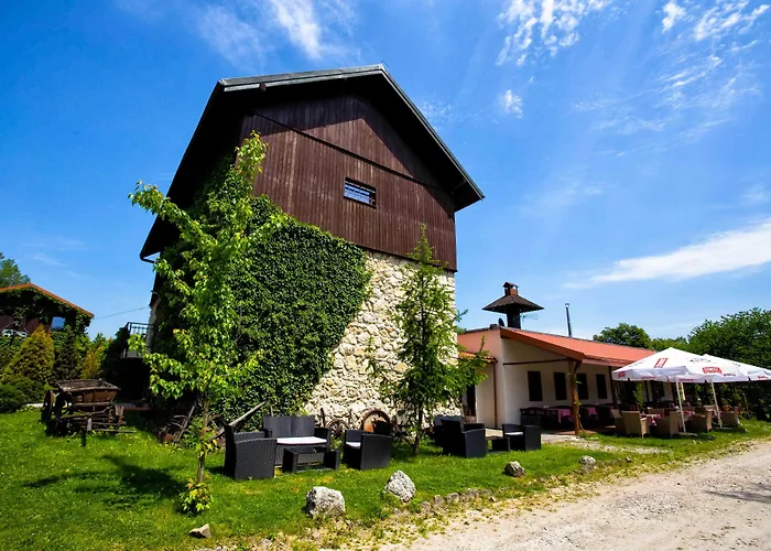 Hotel Dwór W Tomaszowicach