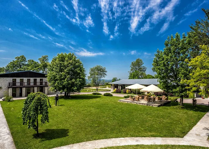 Dwor W Tomaszowicach Hotel 3*