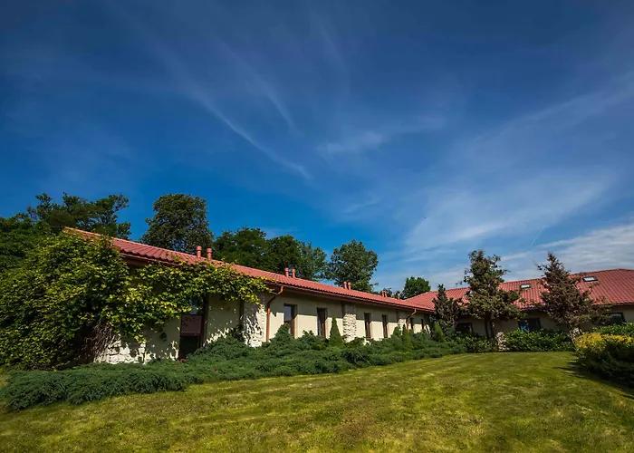 Dwór W Tomaszowicach 3* Modlnica